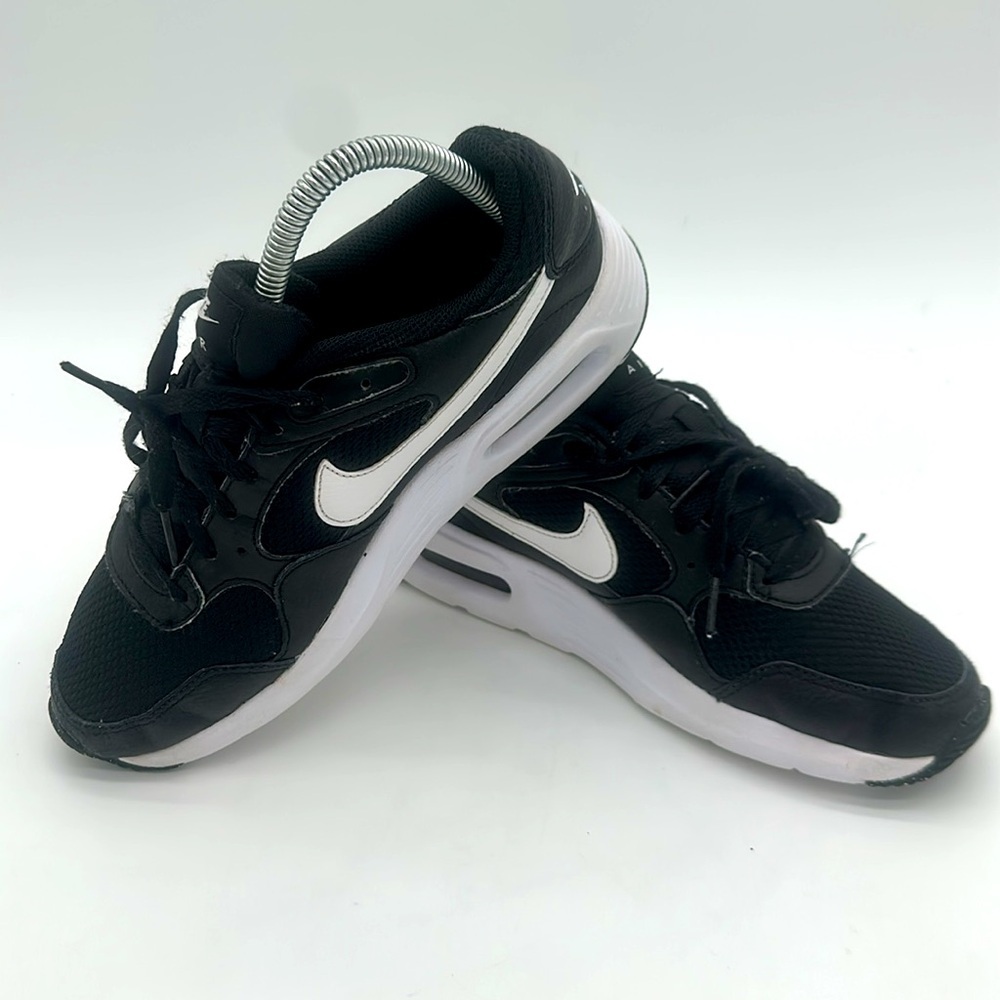 Nike Women’s Air Max SC Black Running Shoes Size 6 Sneakers CW4555-002 - Picture 2 of 12